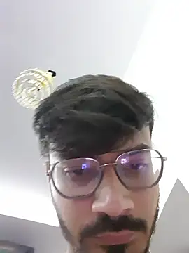 Snapshot of farooq2001 chatting on 12.04.25 farooq2001 online show from 12.04.25