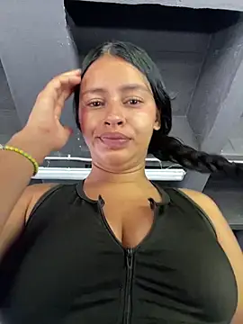 Snapshot of Jennmyller_ chatting on 04.07.26 Jennmyller online show from 04.07.26