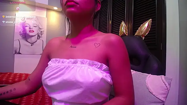 Snapshot of priya_raj_ chatting on 12.15.25 priya raj online show from 12.15.25