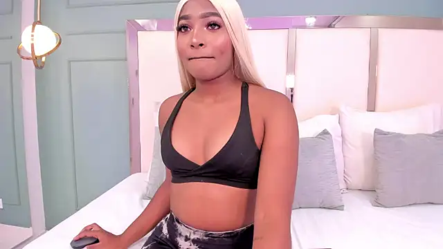 Snapshot of abigail_boltonn chatting on 12.16.25 abigail boltonn online show from 12.16.25