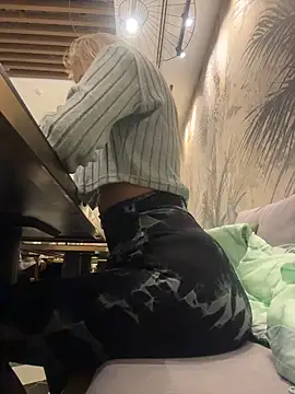 Betsy online show from 12.15.25