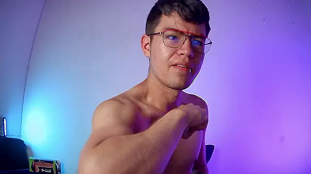 Snapshot of nicolatinboy chatting on 02.22.26 nicolatinboy online show from 02.22.26