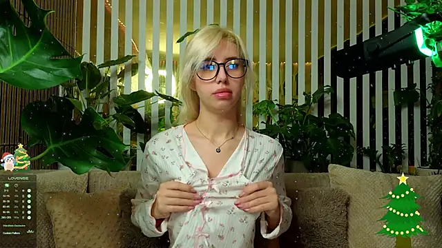 Snapshot of FlowweerGirl chatting on 01.06.26 FlowweerGirl online show from 01.06.26