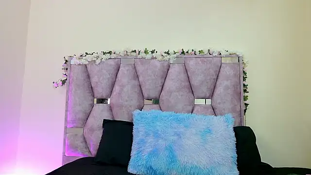 iris and damian online show from 02.17.26