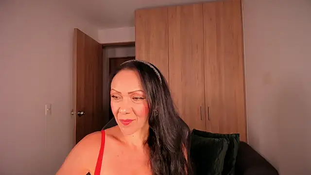 Cleoember  online show from 03.28.26