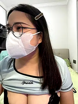 Snapshot of mi-AIoo chatting on 12.15.25 mi-AIoo online show from 12.15.25