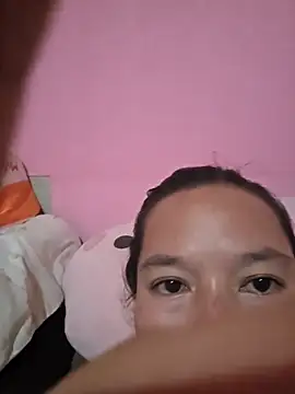 Snapshot of ladycatcher69xx chatting on 12.04.25 ladycatcher69xx online show from 12.04.25