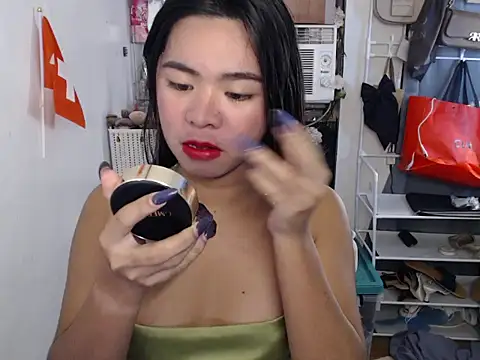 Snapshot of voganmarie chatting on 06.27.26 voganmarie online show from 06.27.26