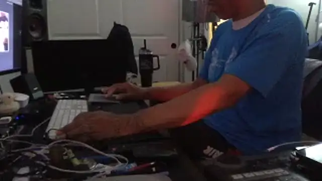 Snapshot of daddyleftcurve chatting on 12.03.25 daddyleftcurve online show from 12.03.25