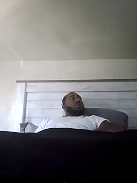 iLOVETRAY96 online show from 02.26.26