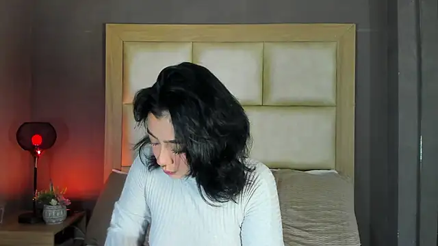 TaniaRedd  online show from 02.23.26