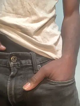 Snapshot of goldenshower2451 chatting on 12.03.25 goldenshower2451 online show from 12.03.25