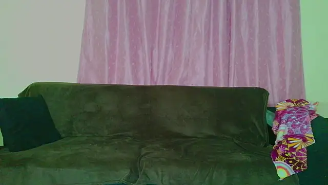 Snapshot of joyshe__vergara chatting on 12.17.25 joyshe vergara online show from 12.17.25