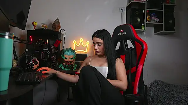 Snapshot of Juliethassmith3 chatting on 01.12.26 Juliethassmith3 online show from 01.12.26