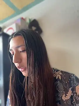 Alix Rousses21 online show from 04.28.26