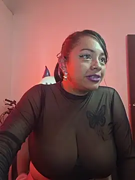 Snapshot of loreboobies1 chatting on 12.05.25 loreboobies1 online show from 12.05.25