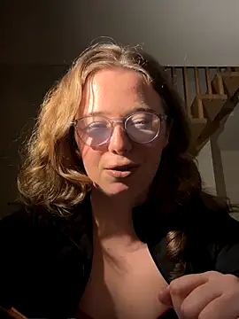 Snapshot of GermanRose chatting on 12.15.25 GermanRose online show from 12.15.25