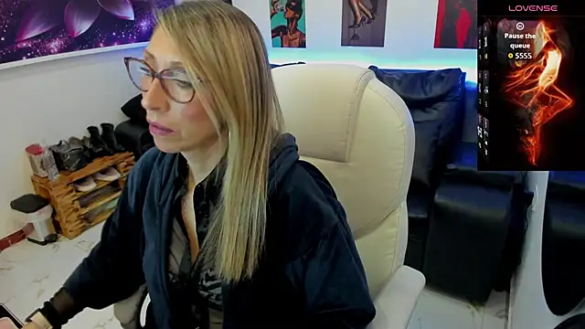 Snapshot of Scarlett_079 chatting on 02.10.26 Scarlett 079 online show from 02.10.26