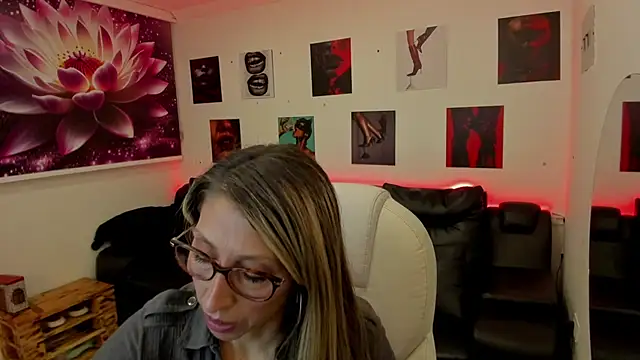 Snapshot of Scarlett_079 chatting on 02.13.26 Scarlett 079 online show from 02.13.26