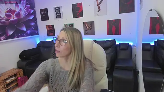 Snapshot of Scarlett_079 chatting on 02.19.26 Scarlett 079 online show from 02.19.26