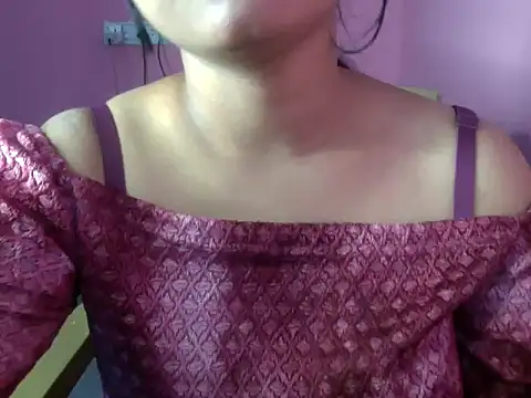 Snapshot of Bad_girl_kayraa_ chatting on 12.15.25 Bad girl kayraa online show from 12.15.25