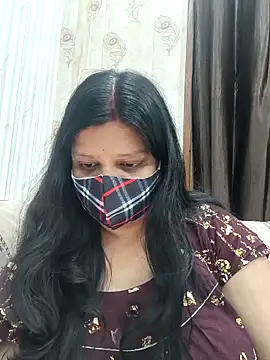 Snapshot of desiriya14 chatting on 12.17.25 desiriya14 online show from 12.17.25