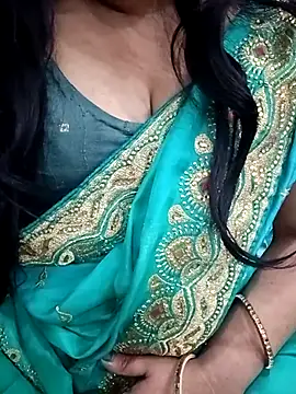 Snapshot of desiriya14 chatting on 01.13.26 desiriya14 online show from 01.13.26