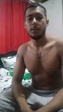 Snapshot of xElXan chatting on 12.15.25 xElXan online show from 12.15.25