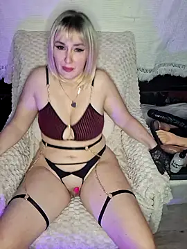 Snapshot of La_Chatounettee chatting on 02.05.26 La Chatounettee online show from 02.05.26