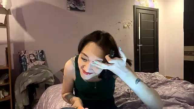 LoreanVardy online show from 12.05.25