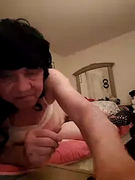 Snapshot of aivitranxxx chatting on 12.17.25 aivitranxxx online show from 12.17.25