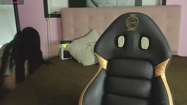 Sara valderrama  online show from 05.15.26