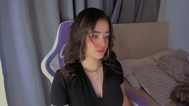 Snapshot of Qa_desh99 chatting on 12.17.25 Qa desh99 online show from 12.17.25