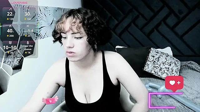 Kiara Fox   online show from 12.17.25