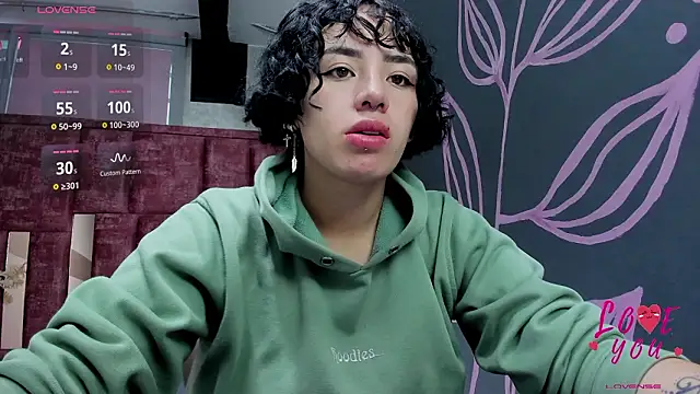 Kiara Fox   online show from 02.26.26