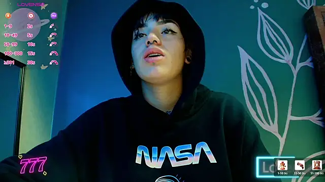Kiara Fox   online show from 05.21.26