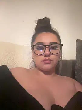 Wild Busty Niyah XX online show from 12.18.25