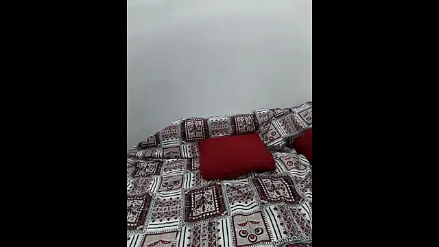 desigirl64 online show from 12.04.25