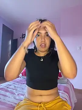 Snapshot of _Laurentt_ chatting on 02.12.26 Laurentt online show from 02.12.26