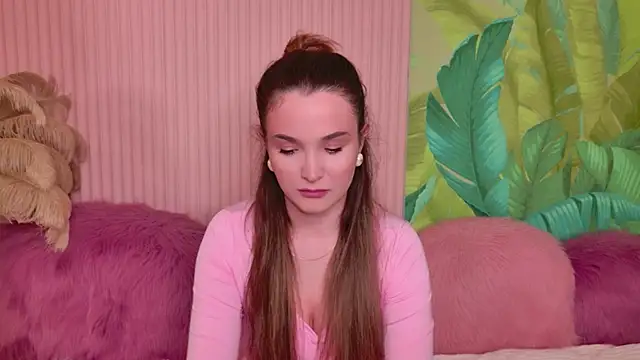 Snapshot of Lina_Sinerz chatting on 05.22.26 Lina Sinerz online show from 05.22.26