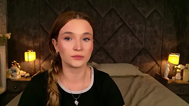 Snapshot of Lina_Sinerz chatting on 06.19.26 Lina Sinerz online show from 06.19.26