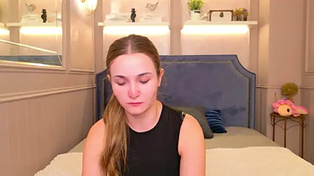 Snapshot of Lina_Sinerz chatting on 06.24.26 Lina Sinerz online show from 06.24.26