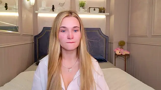 Snapshot of Lina_Sinerz chatting on 07.10.26 Lina Sinerz online show from 07.10.26