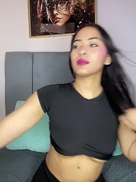 Snapshot of ravenna_em chatting on 12.14.25 ravenna em online show from 12.14.25