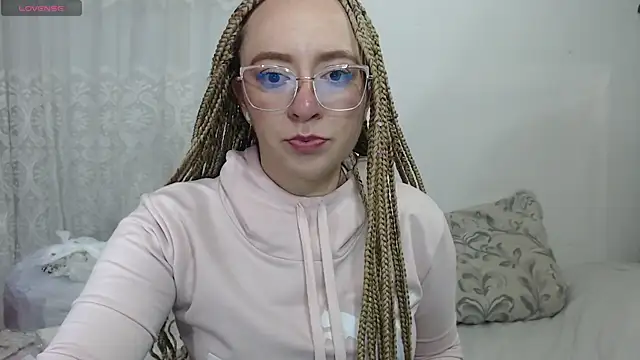 Snapshot of Adaraah chatting on 12.15.25 Adaraah online show from 12.15.25