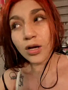 Snapshot of Magenta_Moon chatting on 02.01.26 Magenta Moon online show from 02.01.26