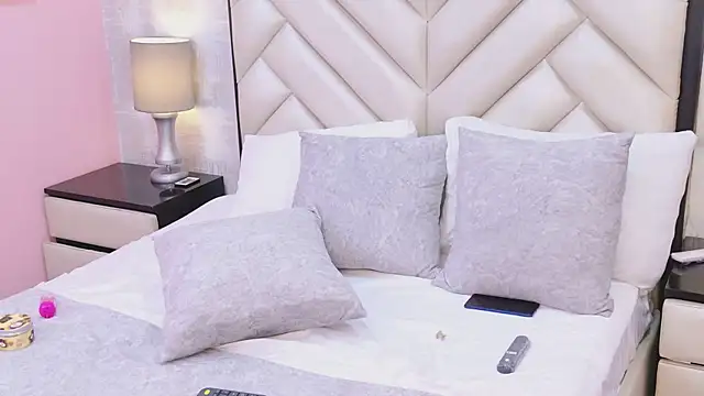 HeatherHazell online show from 12.14.25