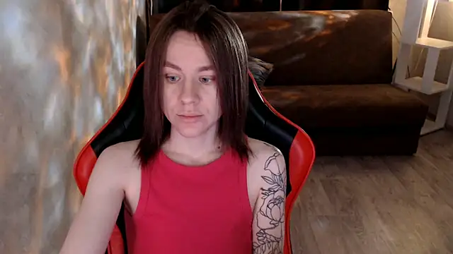 Snapshot of MiaBun1 chatting on 12.15.25 MiaBun1 online show from 12.15.25