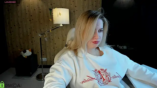 LunasShine online show from 12.16.25