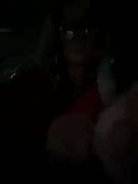 Snapshot of blondebombshell4343 chatting on 12.21.25 blondebombshell4343 online show from 12.21.25